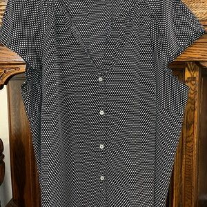 Jones New York Black and White Button front blouse silky feel size 24w